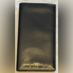 Salvatore Ferragamo Shiny Black Leather Slim Bifold Wallet